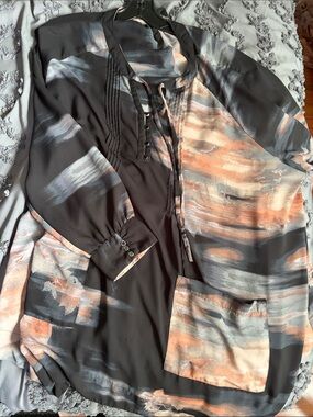 Melissa McCarthy Black Tunic with Peach and Gray Brushstroke Print